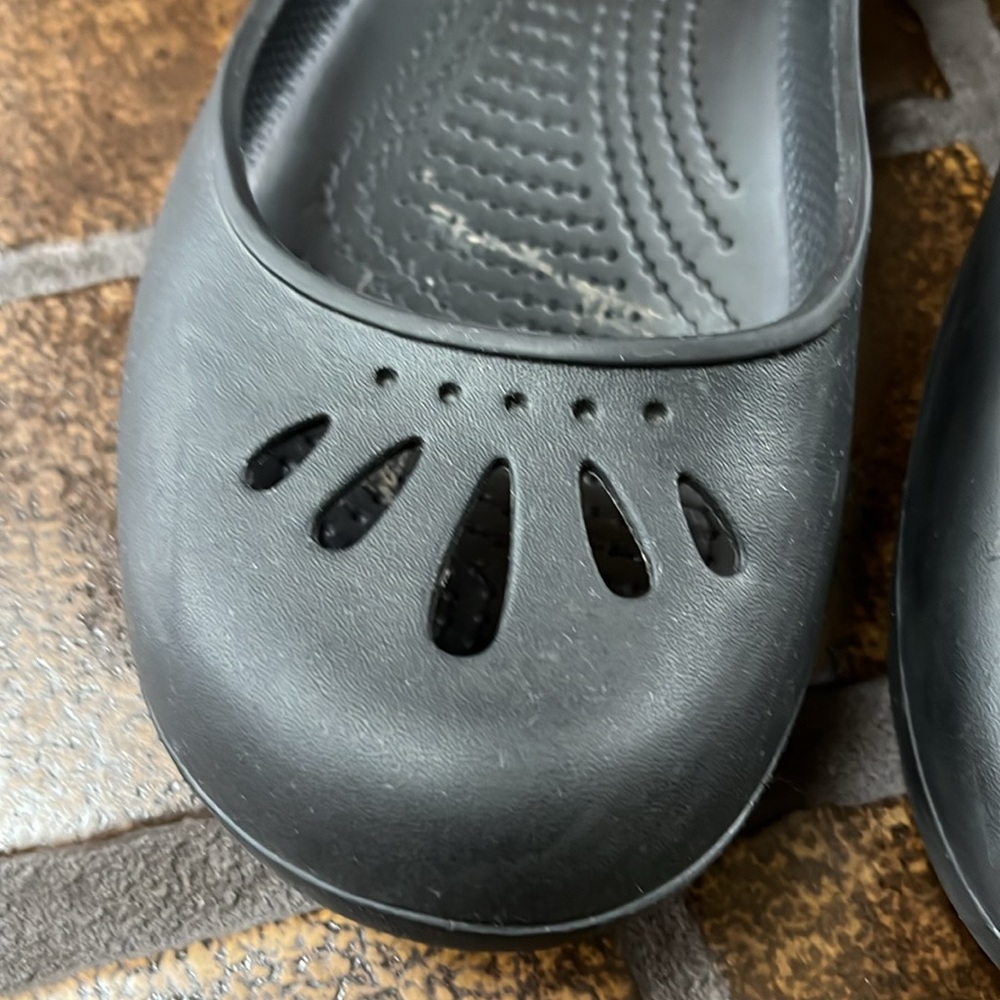 CROCS Black Kadee Mary Jane Slingback Flats - Picture 3 of 12